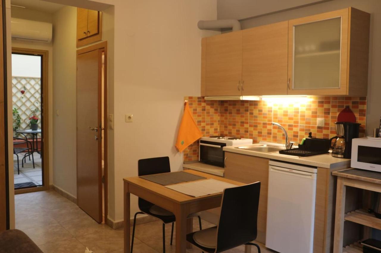 סלוניקי Quiet Urban Studio With Private Backyard מראה חיצוני תמונה